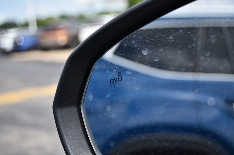 Volkswagen Taos Vehicle Image 09