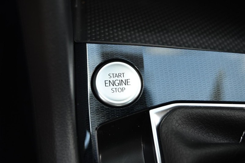 Volkswagen Taos Vehicle Image 16