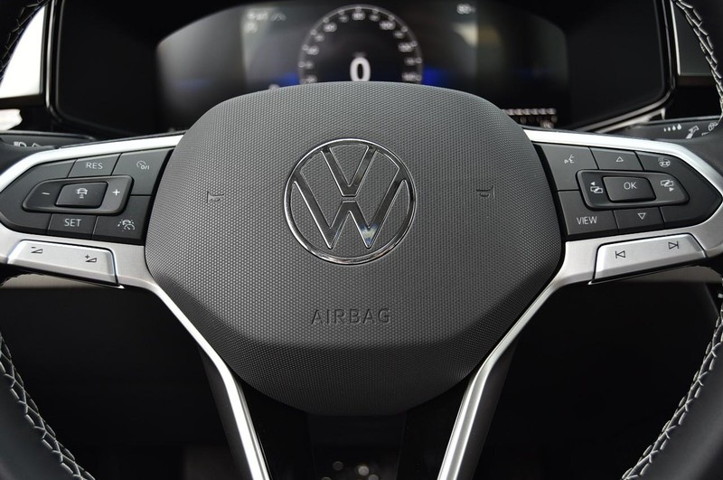 Volkswagen Taos Vehicle Image 18