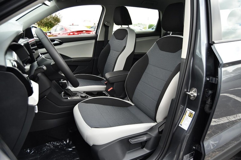 Volkswagen Taos Vehicle Image 19