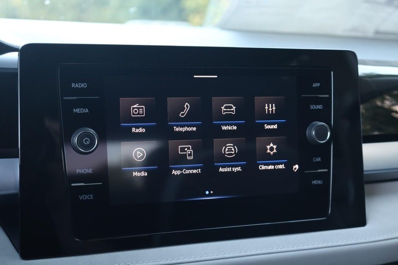 Volkswagen Taos Vehicle Image 11