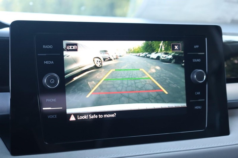 Volkswagen Taos Vehicle Image 12