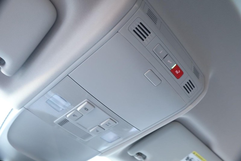 Volkswagen Taos Vehicle Image 16