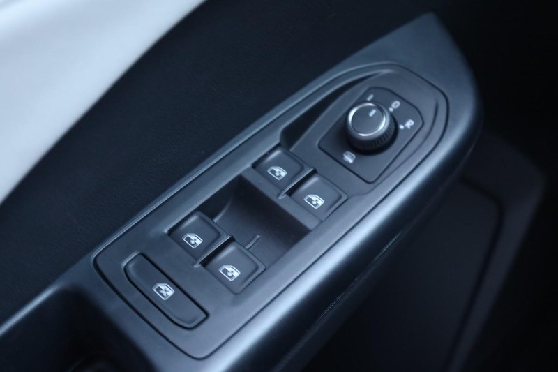 Volkswagen Taos Vehicle Image 17