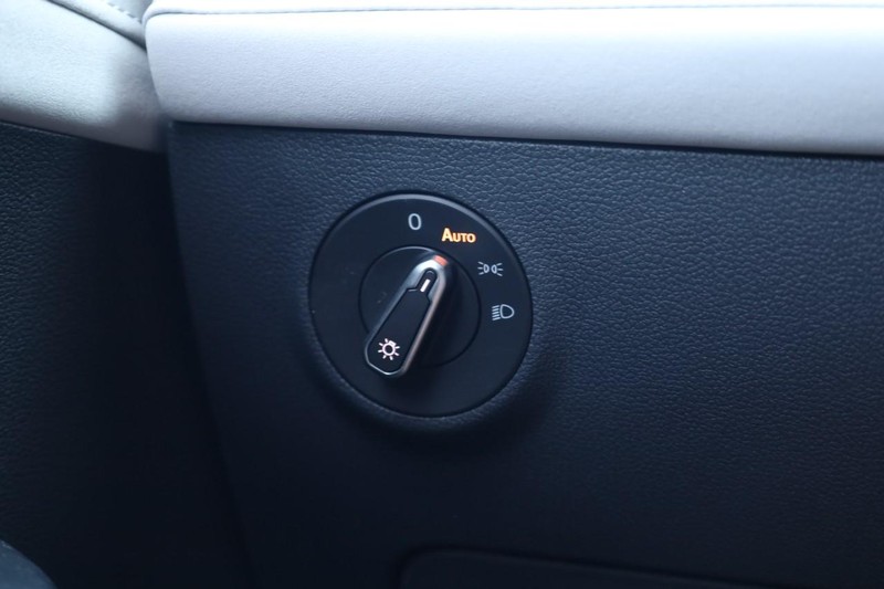 Volkswagen Taos Vehicle Image 18