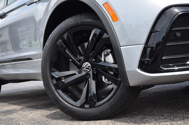 Volkswagen Tiguan Vehicle Image 03