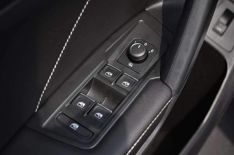 Volkswagen Tiguan Vehicle Image 08