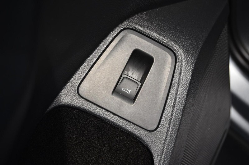 Volkswagen Tiguan Vehicle Image 09