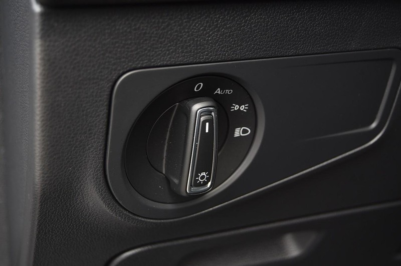 Volkswagen Tiguan Vehicle Image 11