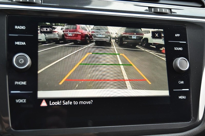 Volkswagen Tiguan Vehicle Image 13