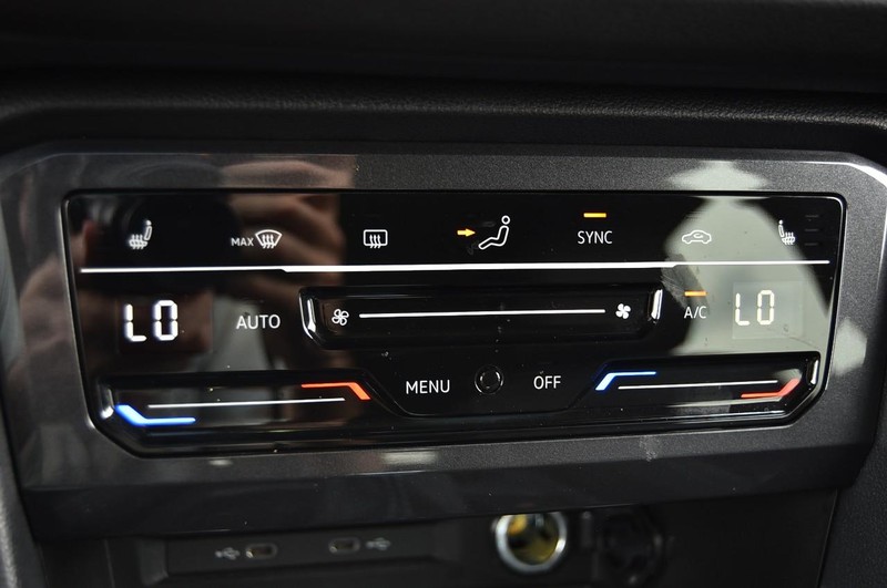 Volkswagen Tiguan Vehicle Image 15
