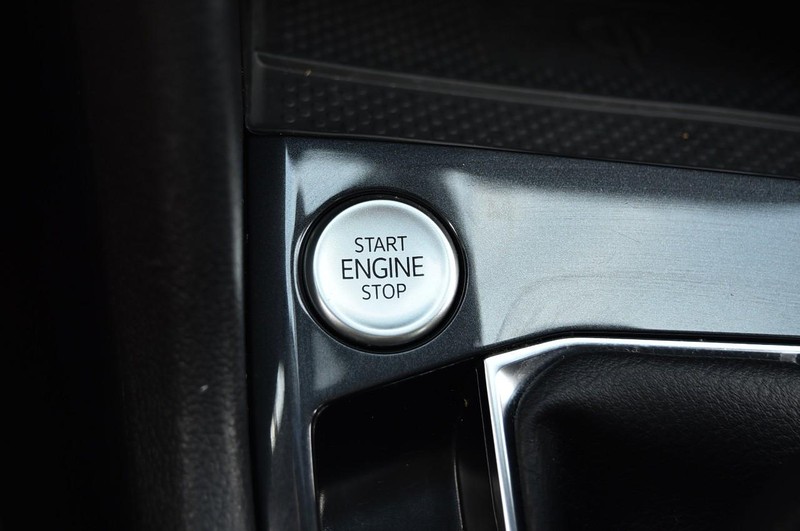Volkswagen Tiguan Vehicle Image 17