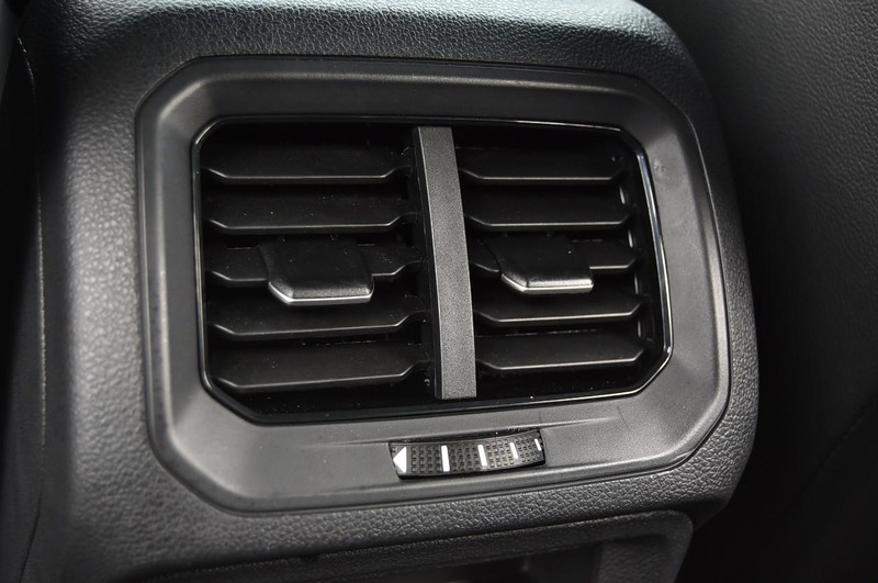 Volkswagen Tiguan Vehicle Image 23