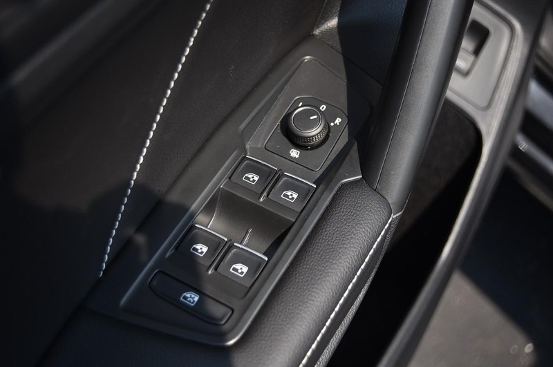 Volkswagen Tiguan Vehicle Image 08