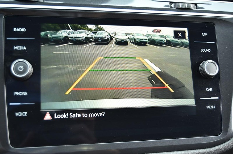 Volkswagen Tiguan Vehicle Image 13
