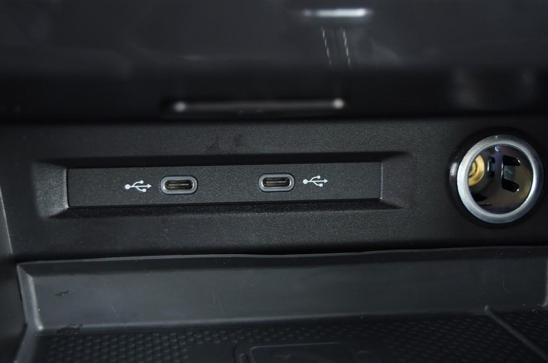 Volkswagen Tiguan Vehicle Image 16