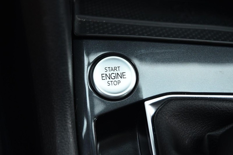 Volkswagen Tiguan Vehicle Image 17