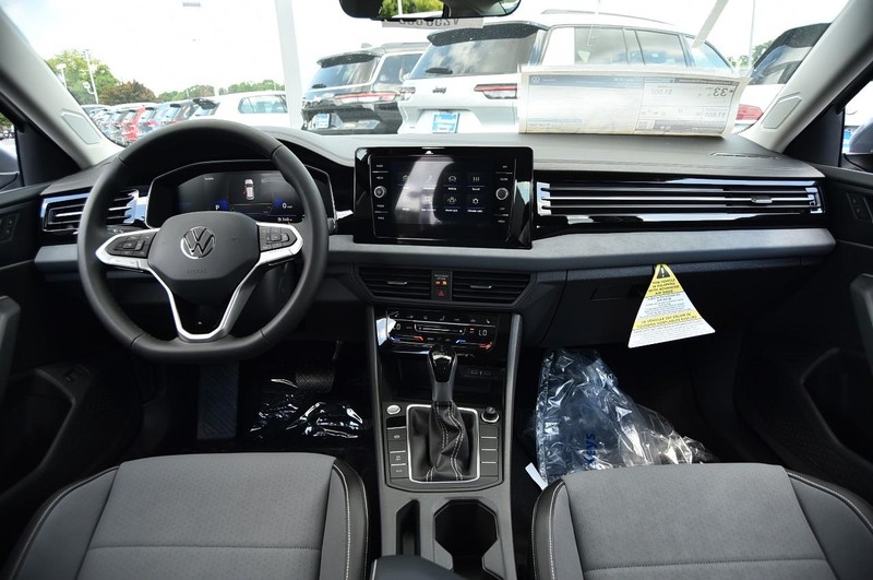 Volkswagen Jetta Vehicle Image 07
