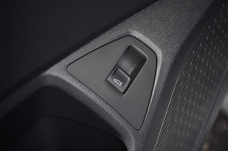 Volkswagen Jetta Vehicle Image 09