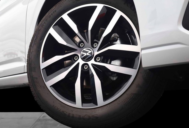 Volkswagen Jetta Vehicle Image 03