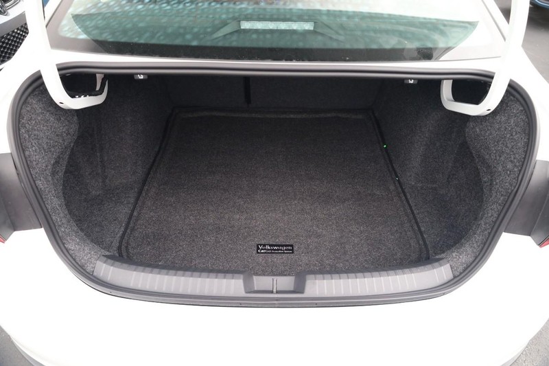 Volkswagen Jetta Vehicle Image 07