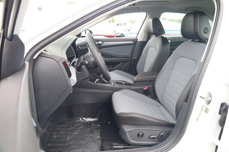 Volkswagen Jetta Vehicle Image 08