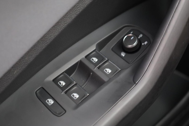 Volkswagen Jetta Vehicle Image 18
