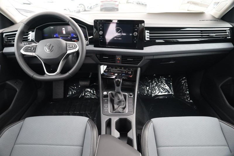 Volkswagen Jetta Vehicle Image 22