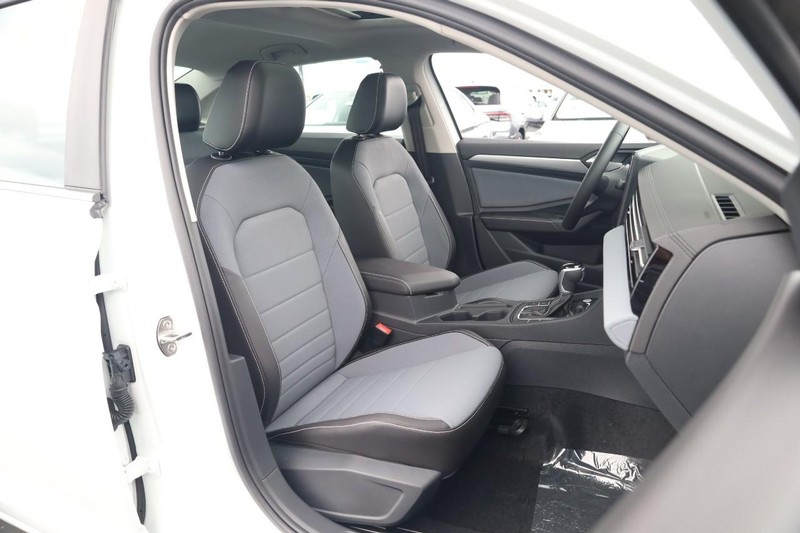 Volkswagen Jetta Vehicle Image 24
