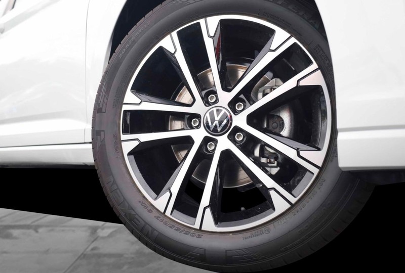 Volkswagen Jetta Vehicle Image 03
