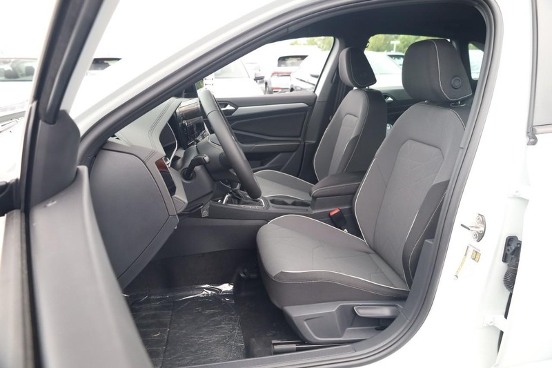Volkswagen Jetta Vehicle Image 08