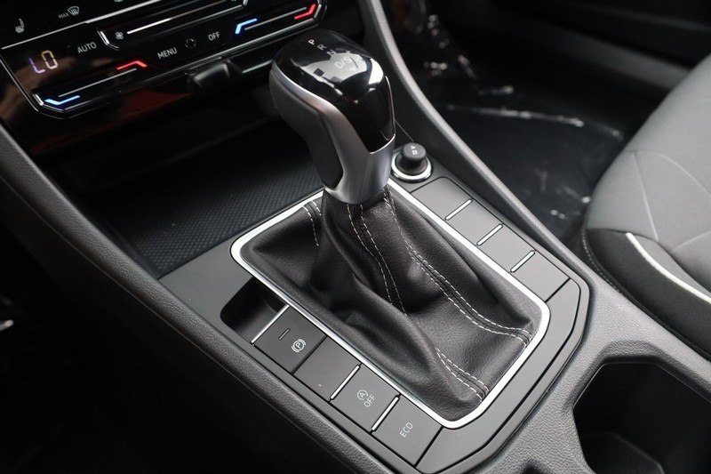 Volkswagen Jetta Vehicle Image 15