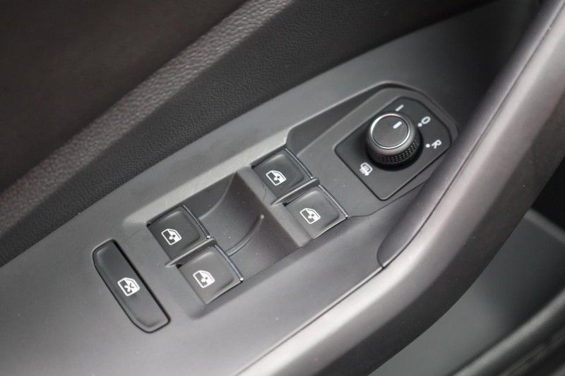 Volkswagen Jetta Vehicle Image 17