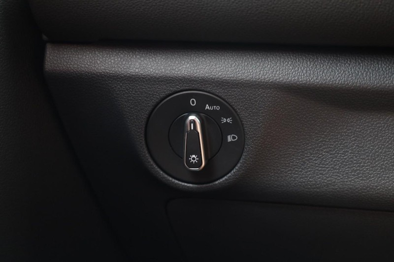 Volkswagen Jetta Vehicle Image 18