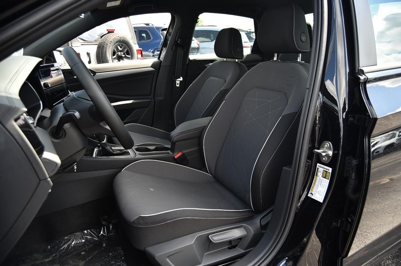 Volkswagen Jetta Vehicle Image 19