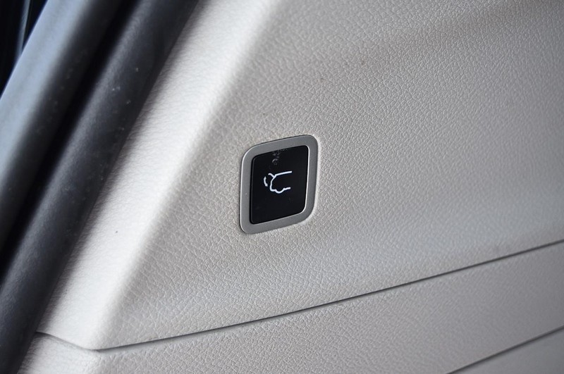 Chrysler Pacifica Vehicle Image 26