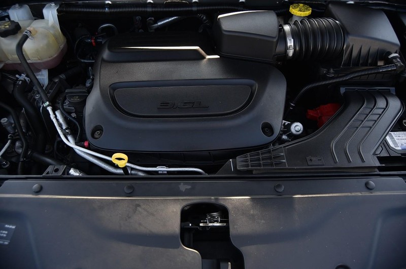 Chrysler Pacifica Vehicle Image 27