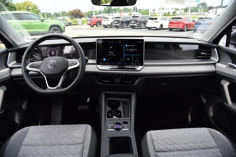 Volkswagen Tiguan Vehicle Image 07