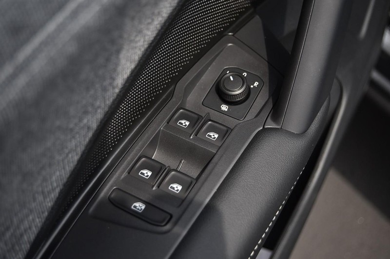 Volkswagen Tiguan Vehicle Image 08
