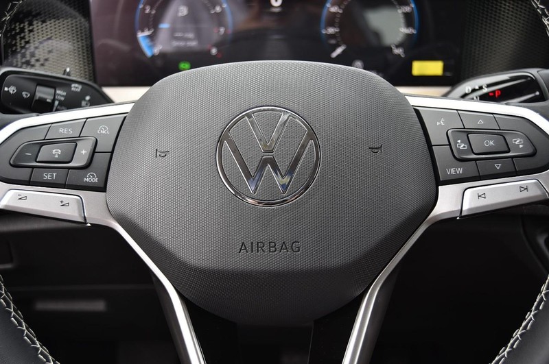 Volkswagen Tiguan Vehicle Image 15