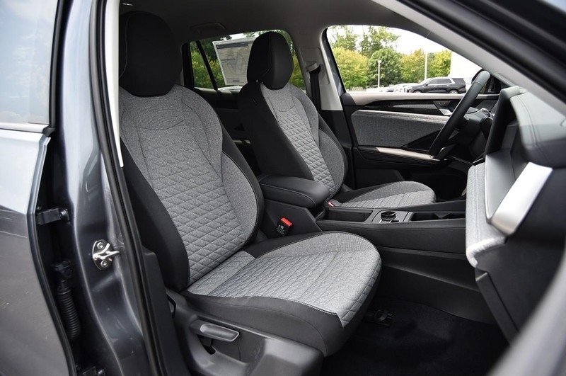 Volkswagen Tiguan Vehicle Image 17