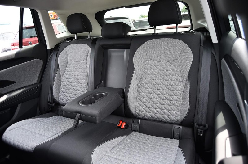 Volkswagen Tiguan Vehicle Image 18