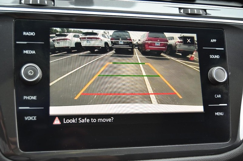 Volkswagen Tiguan Vehicle Image 12