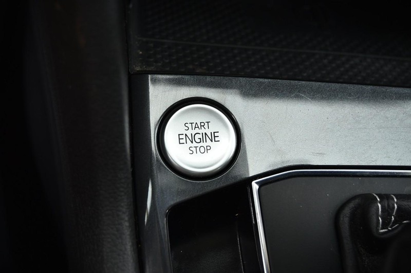 Volkswagen Tiguan Vehicle Image 16
