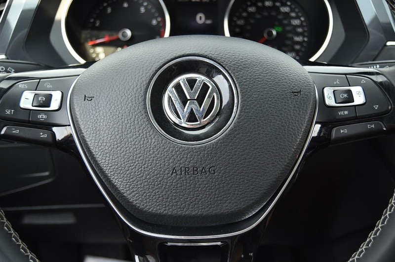 Volkswagen Tiguan Vehicle Image 18