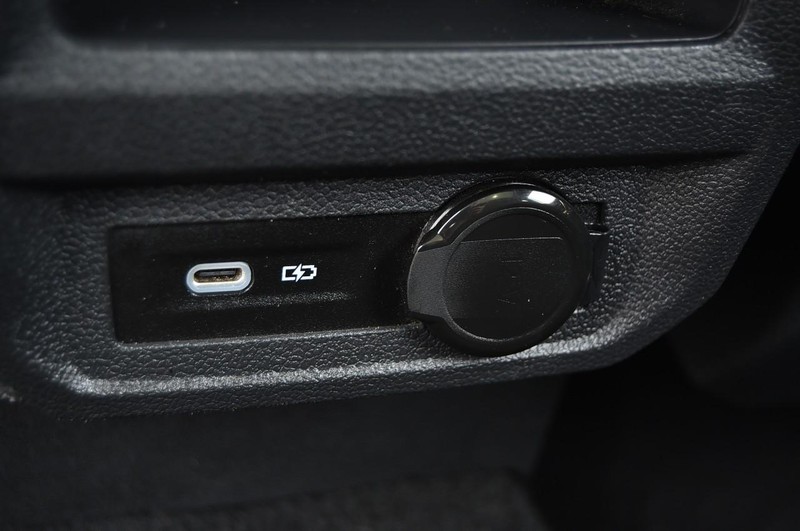 Volkswagen Tiguan Vehicle Image 24