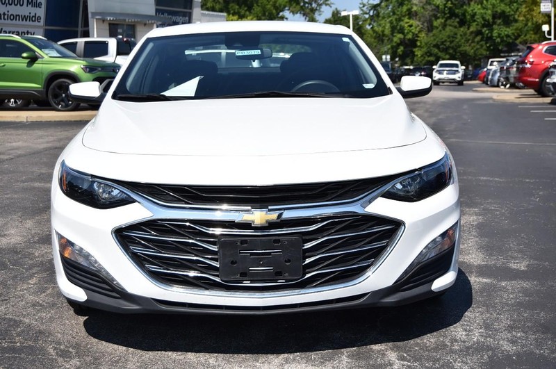 Chevrolet Malibu Vehicle Image 04