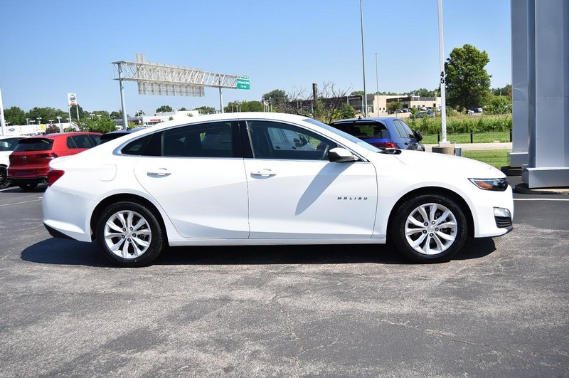 Chevrolet Malibu Vehicle Image 05