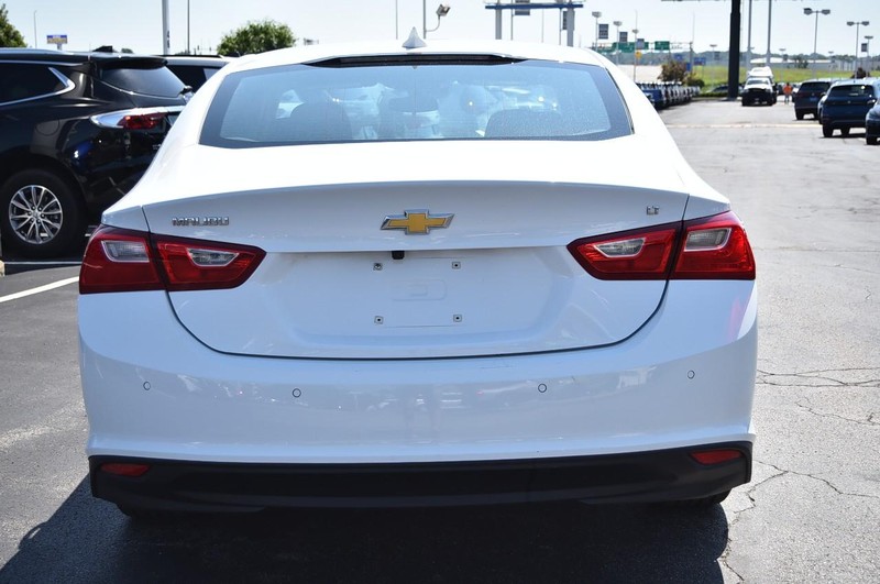 Chevrolet Malibu Vehicle Image 06