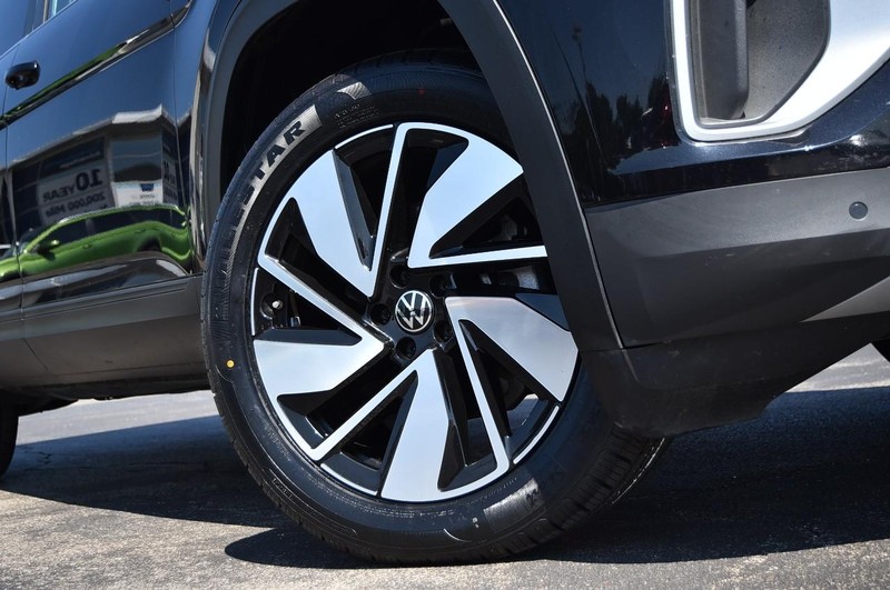 Volkswagen Atlas Vehicle Image 03